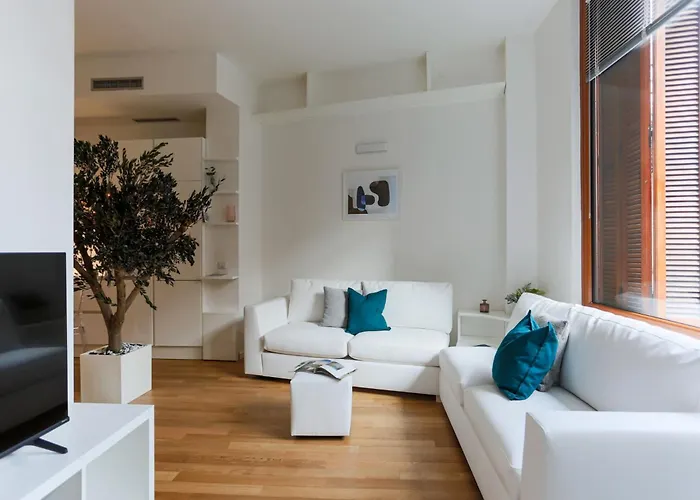The Best Rent - One-Bedroom Apartment Near Crocetta
